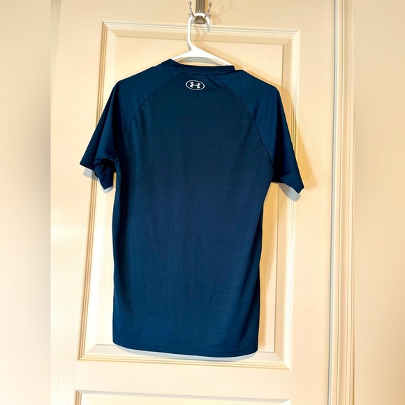 Under Armour Men's Navy Athletic Tee Size Small Loose Fit - Picture 2 of 4
